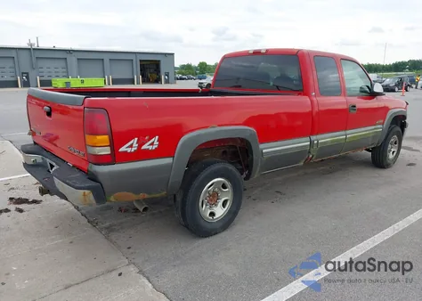 2000 Chevrolet Silverado 2500 Ls from USA, damaged, VIN 1GCGK29U3YE159782